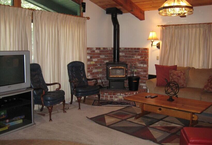 Chateau Sans Nom By Mammoth Reservation Bureau