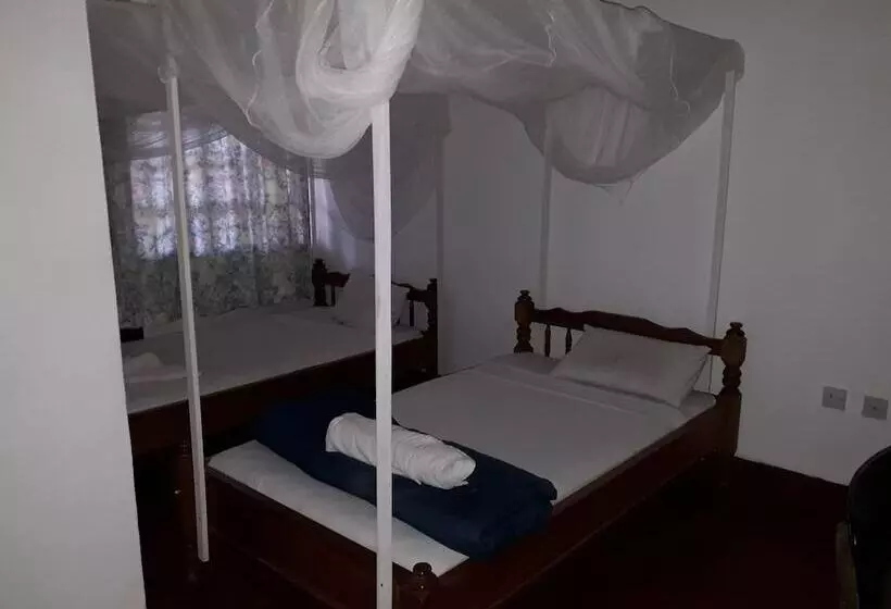 هتل Kilimanjaro Safaris Lodge