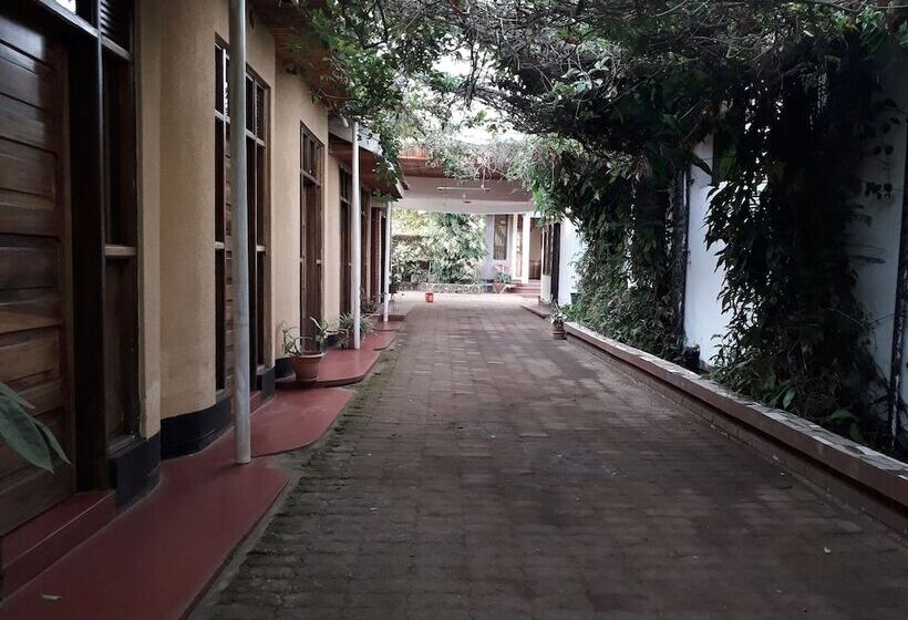 هتل Kilimanjaro Safaris Lodge