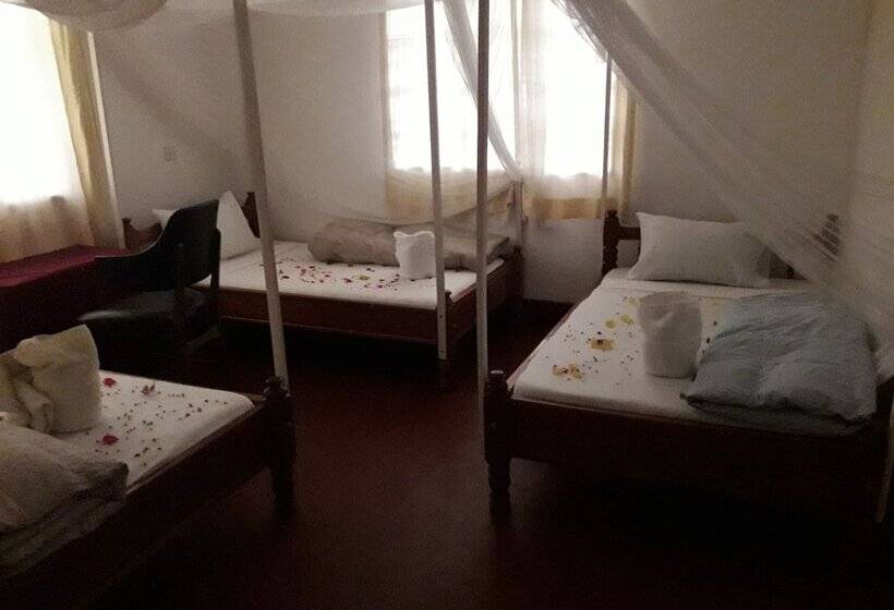 هتل Kilimanjaro Safaris Lodge