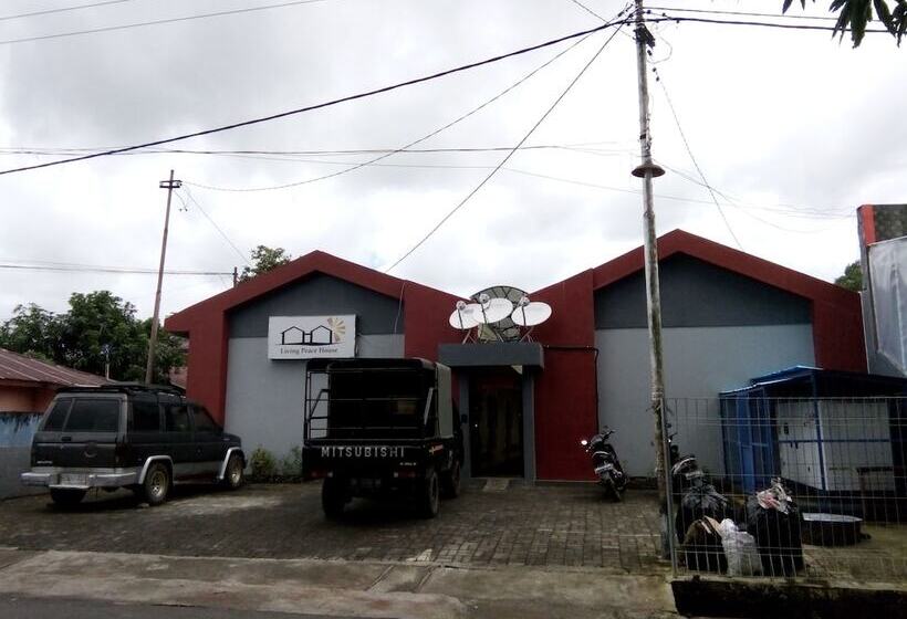 ホテル Living Peace House