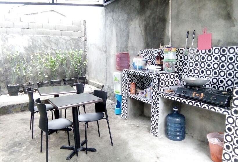 ホテル Living Peace House