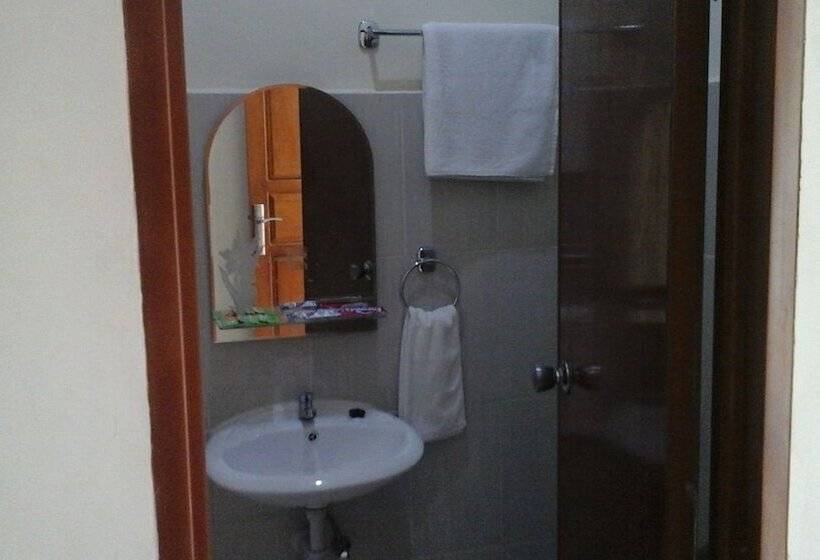 ホテル Living Peace House