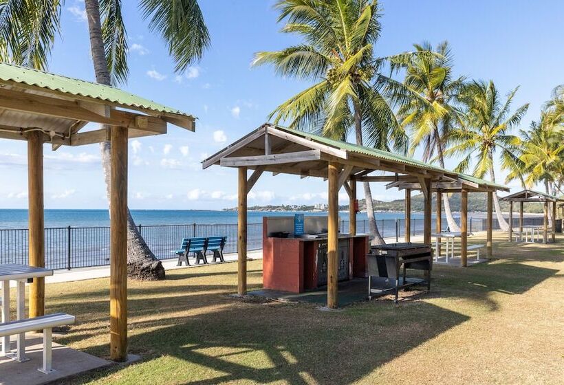 ホテル Nrma Bowen Beachfront Holiday Park