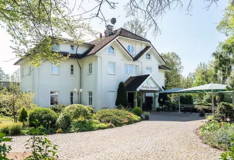 Parkhotel Neustadt Garni