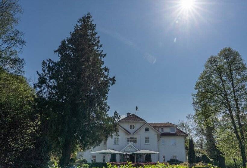 Parkhotel Neustadt Garni