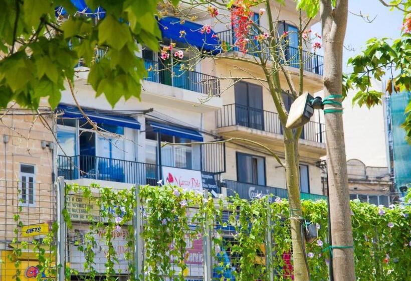 Marco Polo Party Hostel