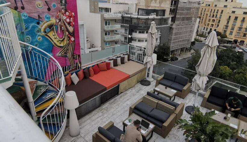 Marco Polo Party Hostel