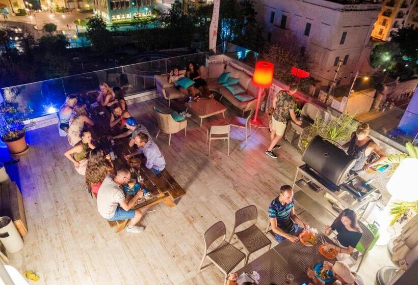 Marco Polo Party Hostel