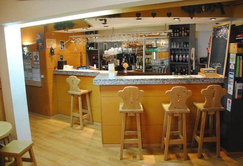 منتجع Hôtel Les Combelles