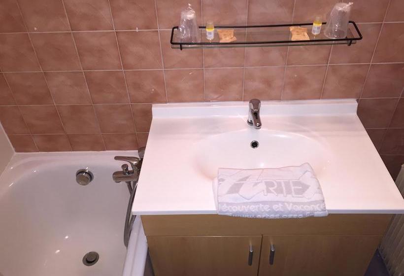 منتجع Hôtel Les Combelles