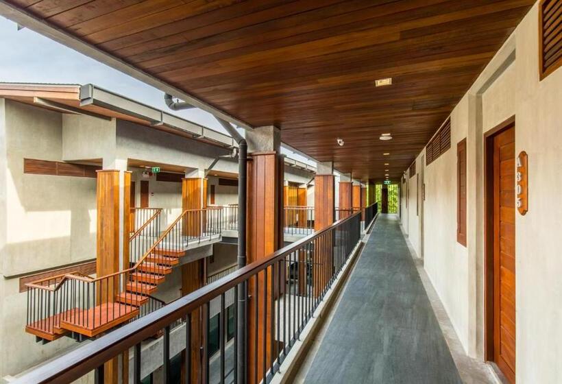 Albergue J4 Samui Hotel Sha Plus