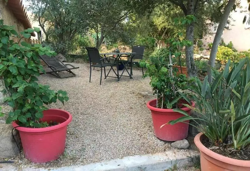 تختخواب و صبحانه Caseddu Di Chjarastella