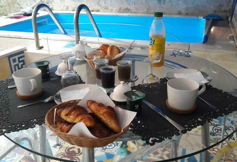 تختخواب و صبحانه Chambres Et Table D Hôtes Le Jardin De Tesse