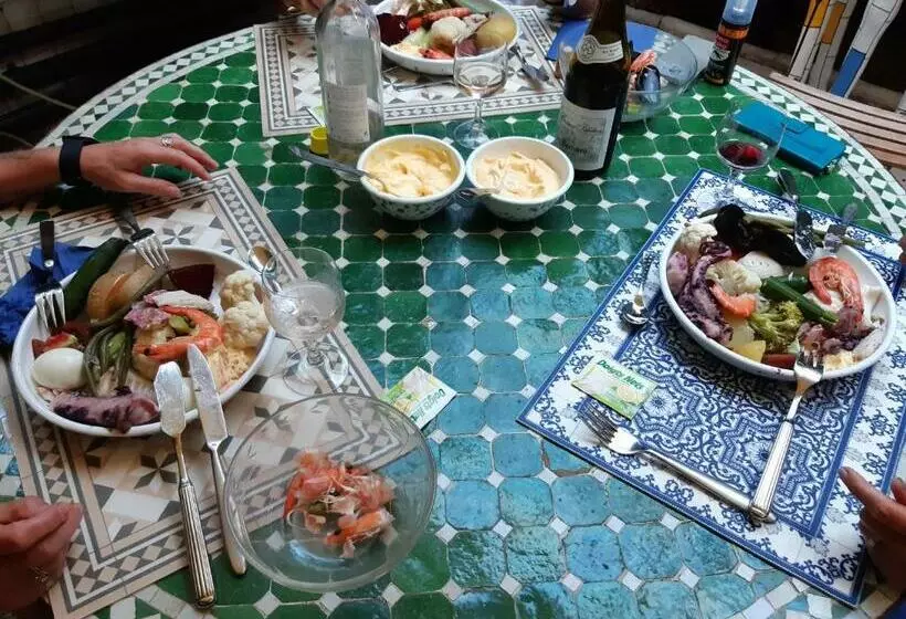 تختخواب و صبحانه Chambres Et Table D Hôtes Le Jardin De Tesse