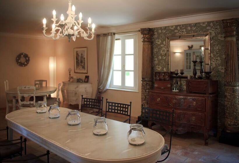 تختخواب و صبحانه Les Carmes And Spa