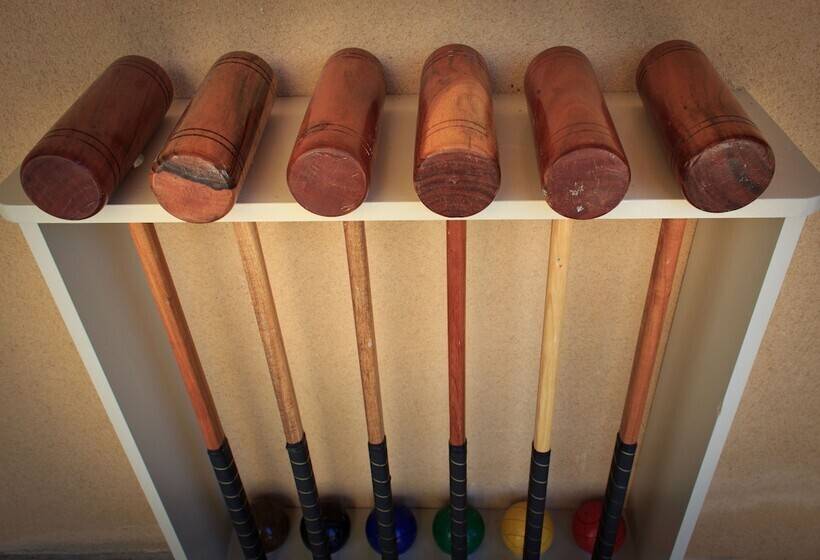 تختخواب و صبحانه Les Carmes And Spa