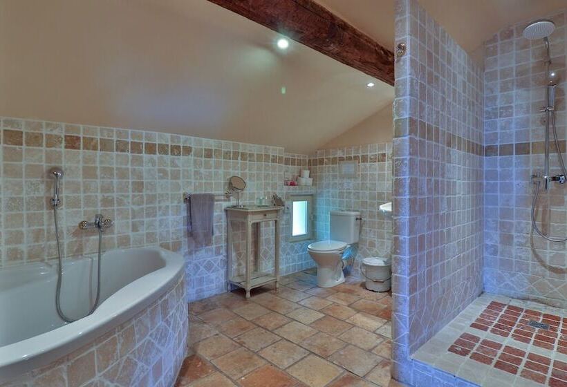 تختخواب و صبحانه Les Carmes And Spa