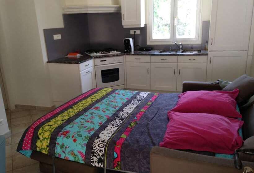 Bed and Breakfast Les Chambres Du Restaurant Le Castellaras Teritoria