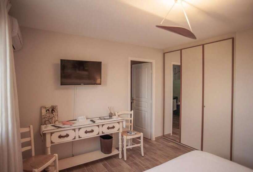 Bed and Breakfast Les Chambres Du Restaurant Le Castellaras Teritoria