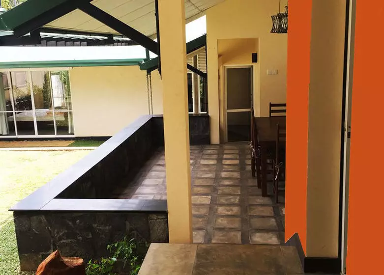 تختخواب و صبحانه The Victoria Nest Bungalow