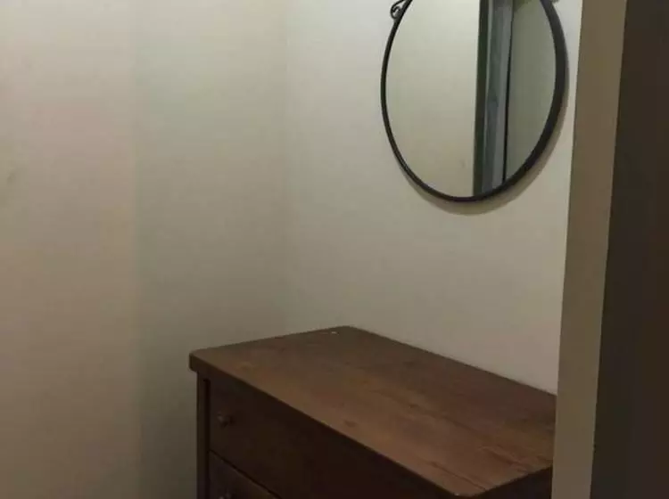 تختخواب و صبحانه The Victoria Nest Bungalow