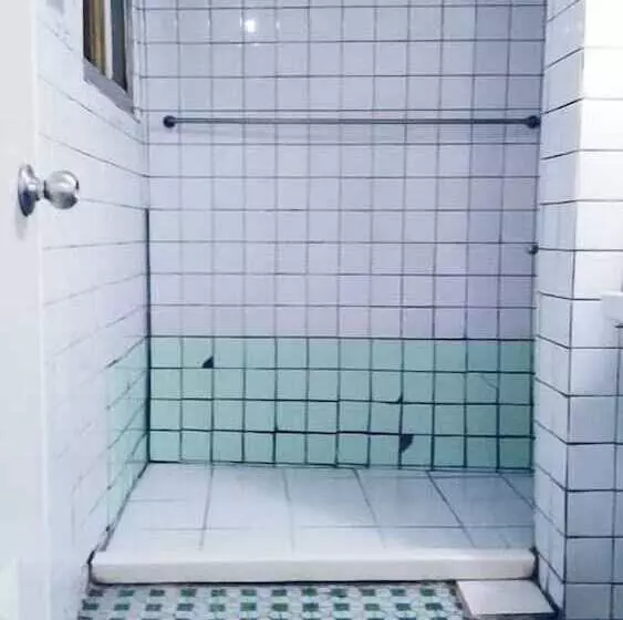 Chia Rong Hostel