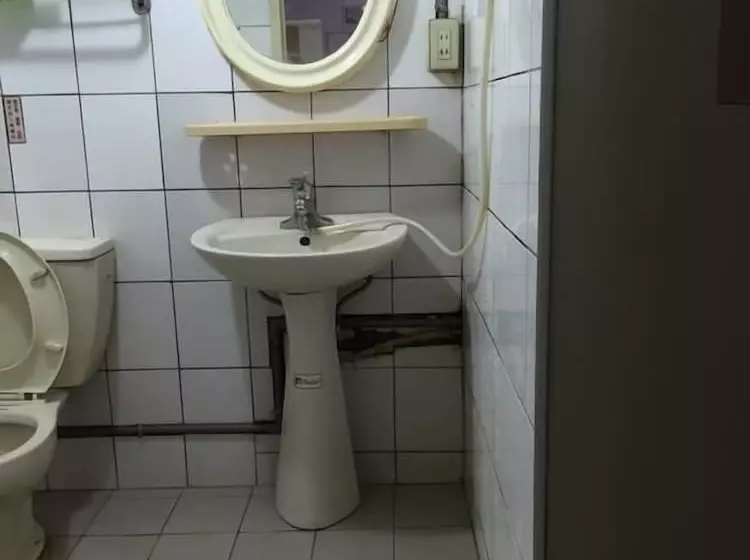 Chia Rong Hostel