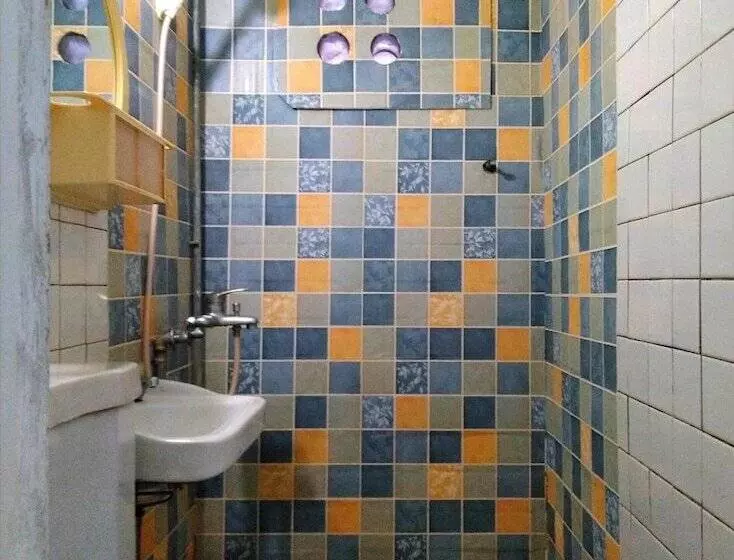 Chia Rong Hostel