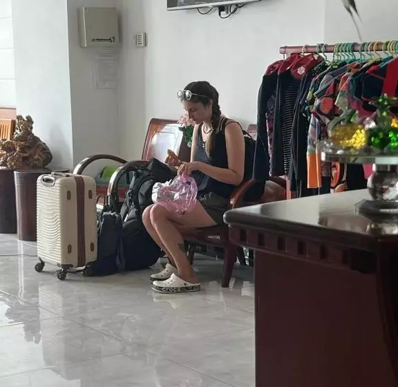هتل Hà Tiên Hạnh Phúc
