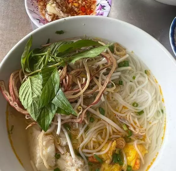 هتل Hà Tiên Hạnh Phúc