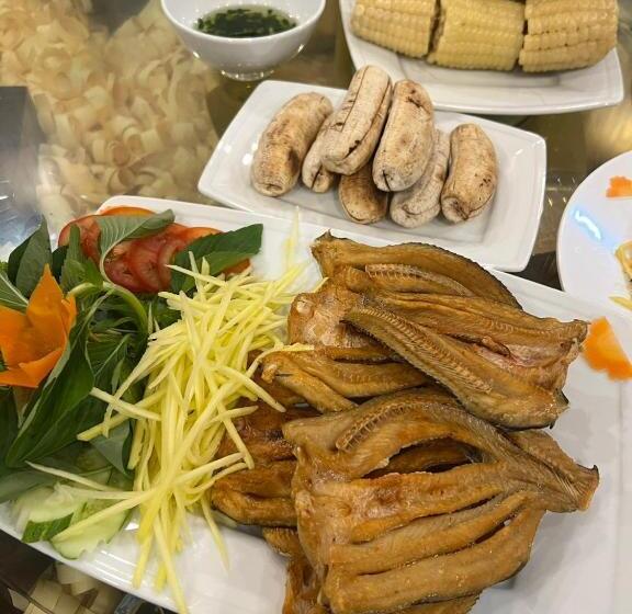 هتل Hà Tiên Hạnh Phúc