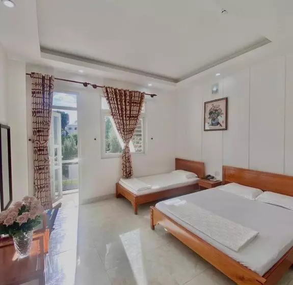 هتل Hà Tiên Hạnh Phúc