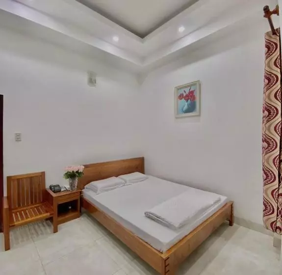 هتل Hà Tiên Hạnh Phúc