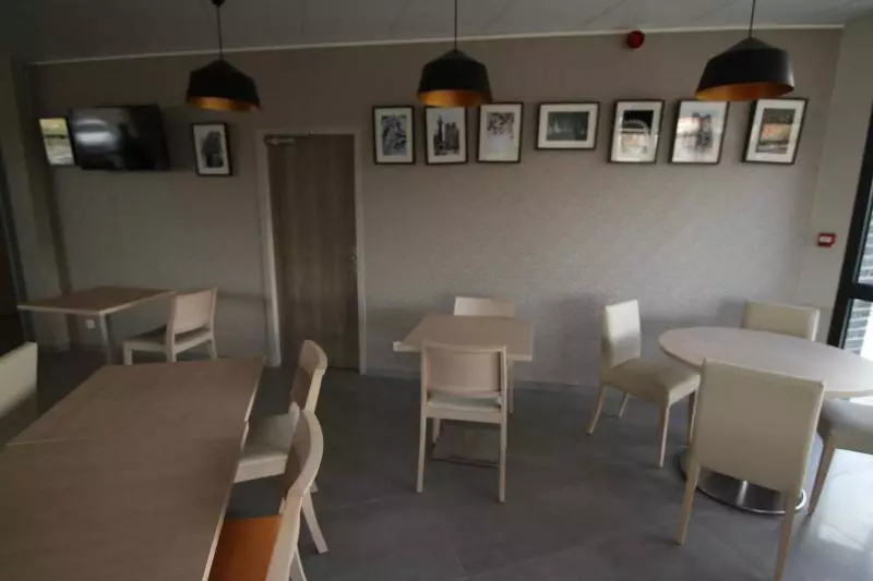 Hotelli Logis Hôtel La Chambre D Amiens