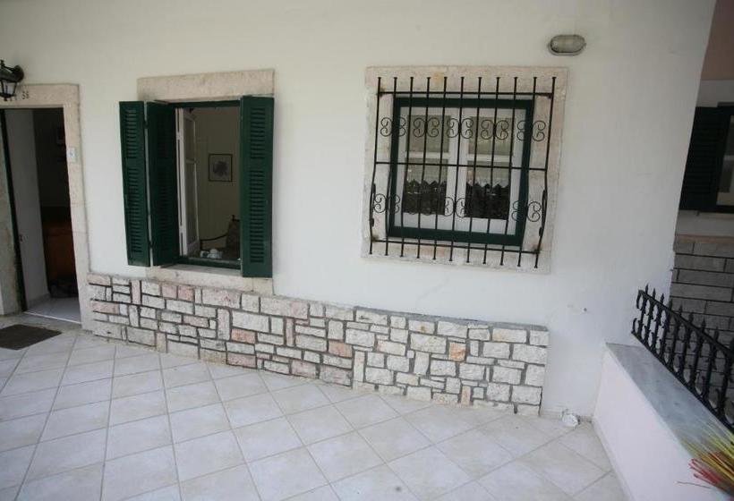 Aphrodite Apartments