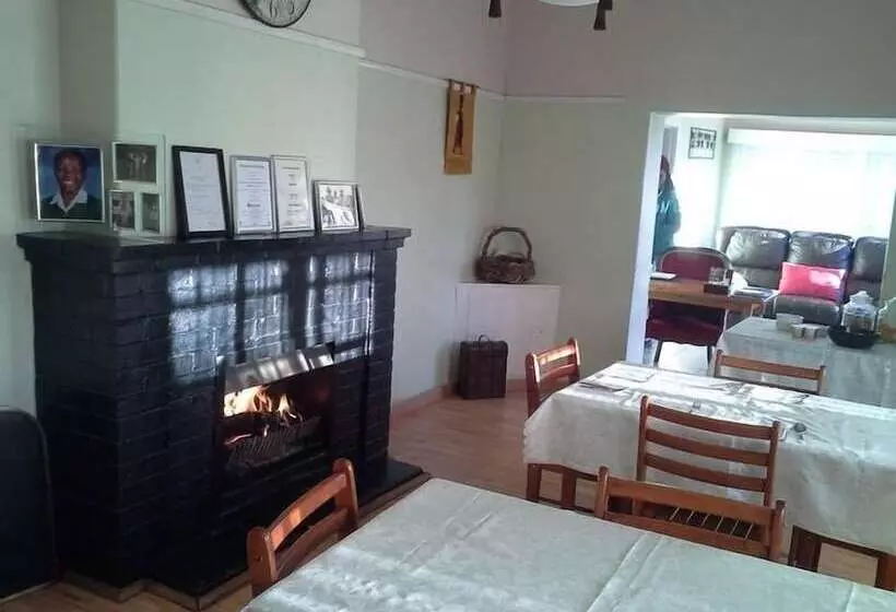 تختخواب و صبحانه Bird Haven Guest House Leribe