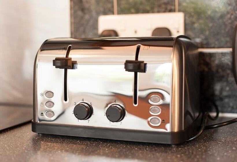 Courthouse Apartments