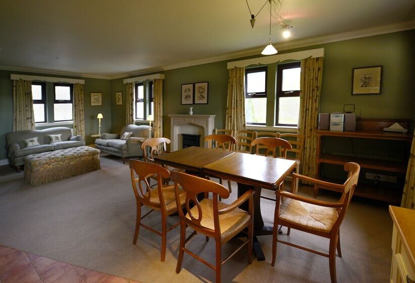 The Factor S Inn & Factor S Cottage