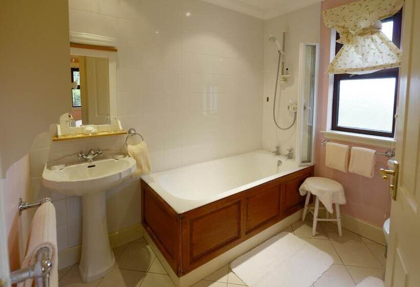 The Factor S Inn & Factor S Cottage