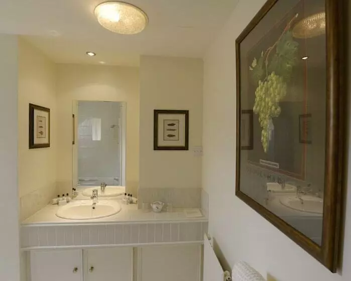 The Factor S Inn & Factor S Cottage