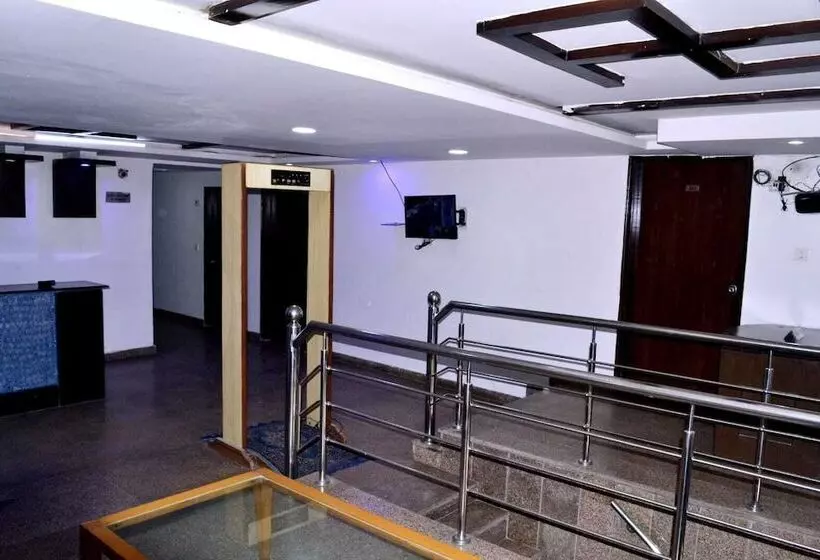 ホテル Airport Aditya Inn