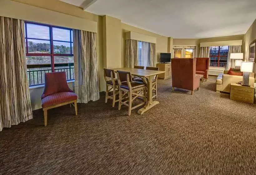 ホテル Black Fox Lodge Pigeon Forge, Tapestry Collection By Hilton