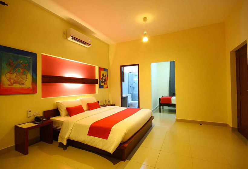 Отель Sea Breeze Deluxe Inn