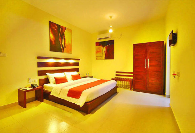 Отель Sea Breeze Deluxe Inn