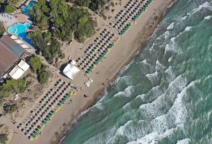 Hotelli Canado Club Family Village