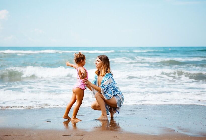 בית מלון כפרי Canado Club Family Village