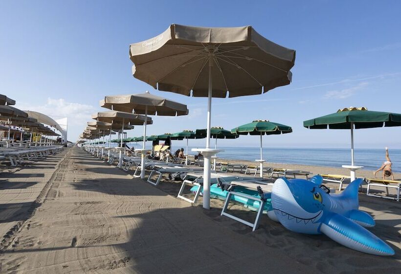 בית מלון כפרי Canado Club Family Village