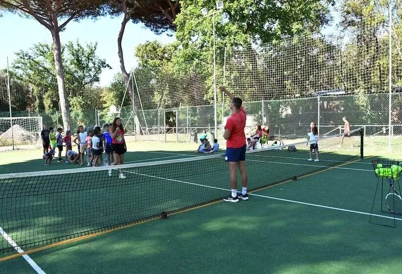 Hotelli Canado Club Family Village