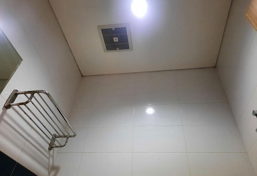 فندق Rumah Singgah Griya H47